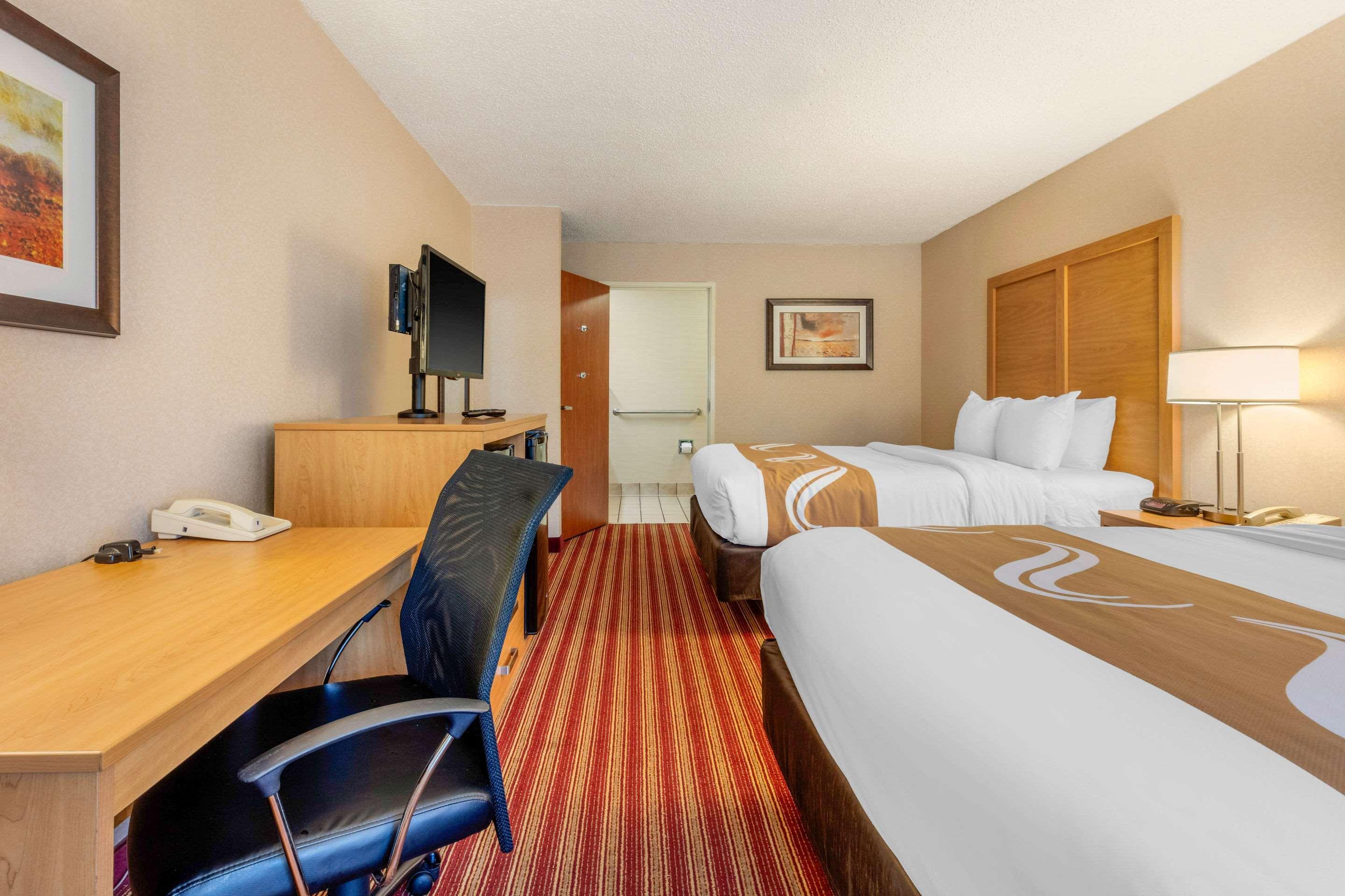 Quality Inn Exit 4 Кларксвил Екстериор снимка