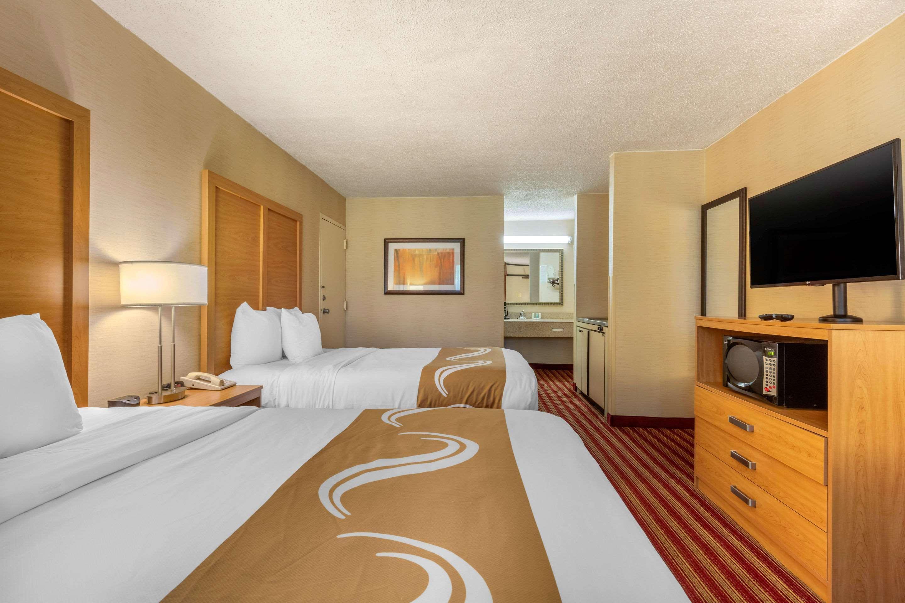 Quality Inn Exit 4 Кларксвил Екстериор снимка
