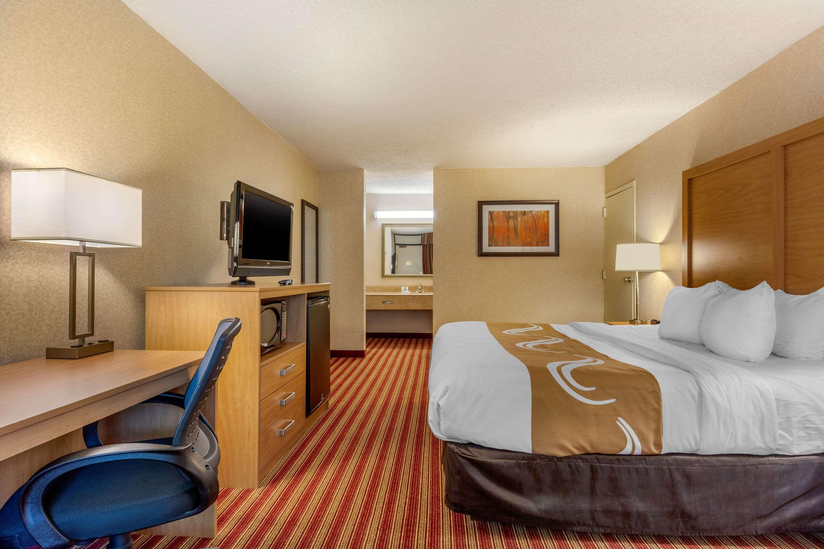 Quality Inn Exit 4 Кларксвил Екстериор снимка