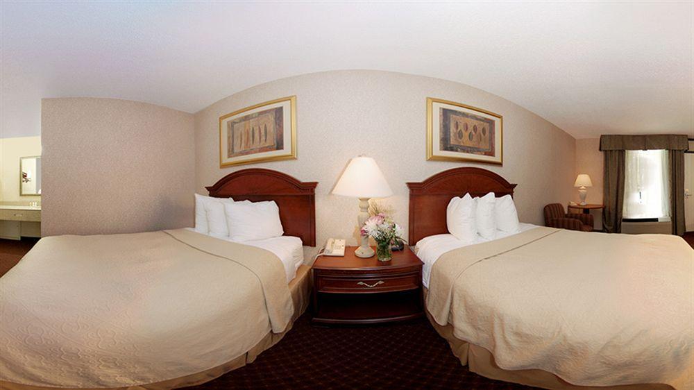 Quality Inn Exit 4 Кларксвил Екстериор снимка